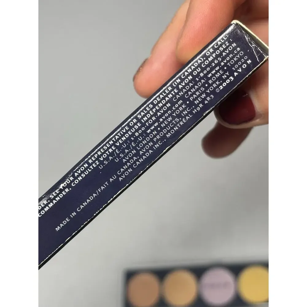 AVON Correct and‎ Conceal Compact - Five Shades Medium/Darkz